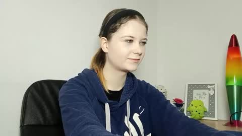 Snapshot of lydiasunny chatting on 7, 11, 2025 Lydia online show from 7, 11, 2025