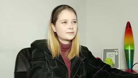 Snapshot of lydiasunny chatting on 11, 11, 2025 Lydia online show from 11, 11, 2025