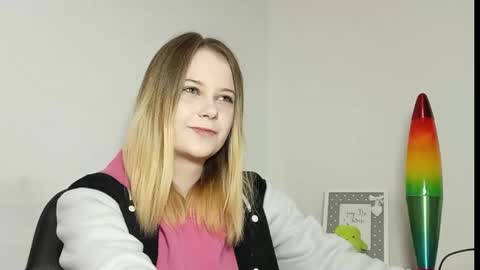 Snapshot of lydiasunny chatting on 13, 11, 2025 Lydia online show from 13, 11, 2025