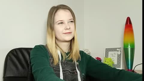 Snapshot of lydiasunny chatting on 20, 11, 2025 Lydia online show from 20, 11, 2025