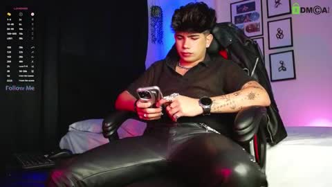 Lyle Bennett Freelance Model online show from 10, 1, 2026