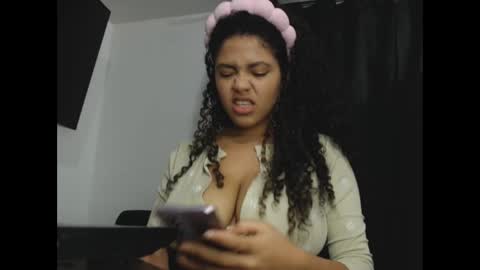 lylii_evans online show from 24, 2, 2025