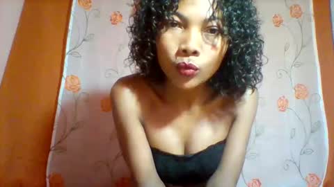 Snapshot of lyndah19 chatting on 23, 11, 2025 lyndah19 online show from 23, 11, 2025