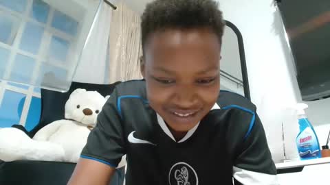 lyne898 online show from 13, 4, 2026