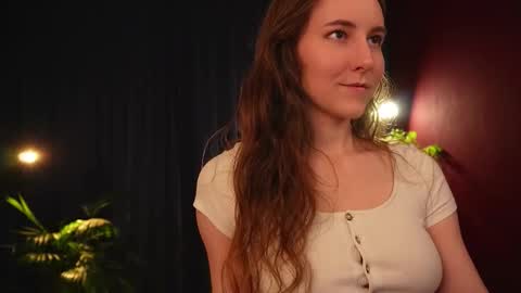 Snapshot of lynn_feline chatting on 14, 10, 2025 Lynn online show from 14, 10, 2025