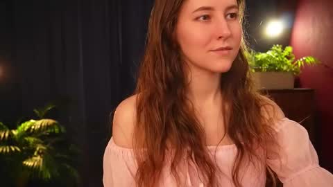 Snapshot of lynn_feline chatting on 22, 10, 2025 Lynn online show from 22, 10, 2025