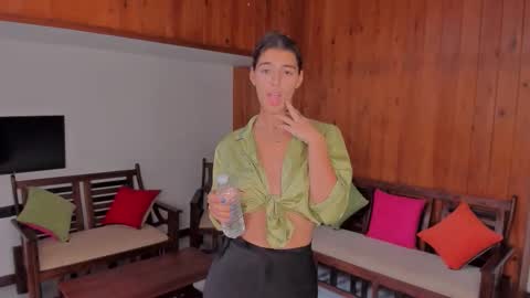 Snapshot of lynn_jackson chatting on 9, 11, 2025 LYNN online show from 9, 11, 2025