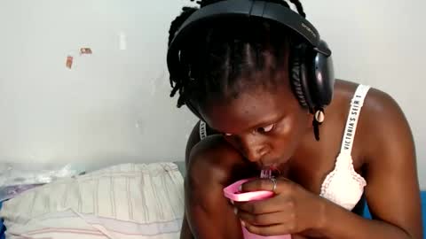 lyenne online show from 18, 10, 2025