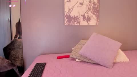 lynnsam_ online show from 26, 9, 2025