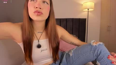 lynnsam_ online show from 12, 10, 2025