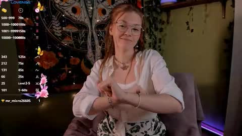 Snapshot of lyra_thenymph chatting on 13, 10, 2025 Lyra online show from 13, 10, 2025