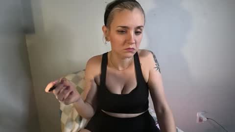 Snapshot of lyragreene chatting on 6, 1, 2026 Lyra Greene online show from 6, 1, 2026