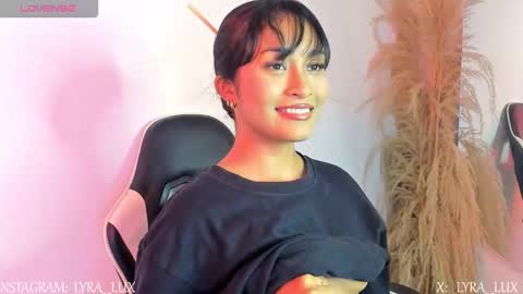 lyralux10 online show from 18, 11, 2025