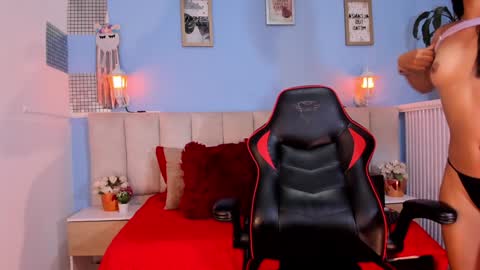 Snapshot of lyzzi_smith01 chatting on 3, 12, 2024 Lizzy smith online show from 3, 12, 2024