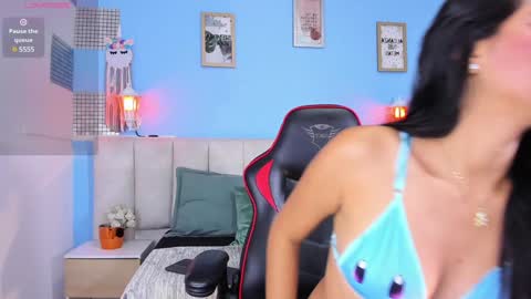 Snapshot of lyzzi_smith01 chatting on 3, 1, 2025 Lizzy smith online show from 3, 1, 2025