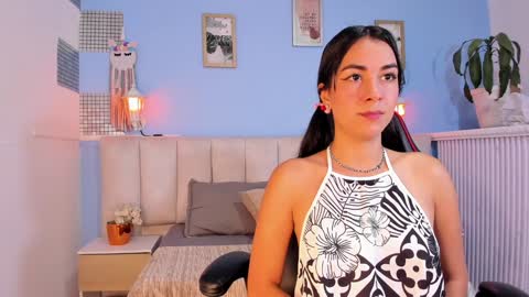 Snapshot of lyzzi_smith01 chatting on 8, 1, 2025 Lizzy smith online show from 8, 1, 2025