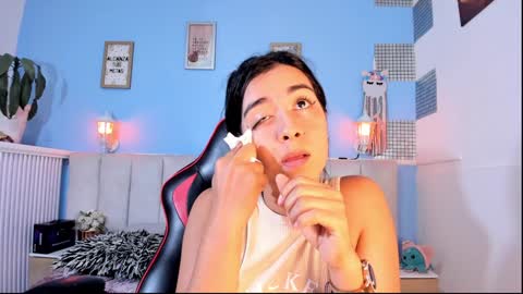 Snapshot of lyzzi_smith01 chatting on 22, 1, 2025 Lizzy smith online show from 22, 1, 2025