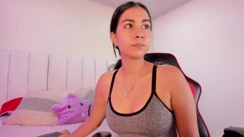 Snapshot of lyzzi_smith01 chatting on 10, 9, 2025 Lizzy smith online show from 10, 9, 2025