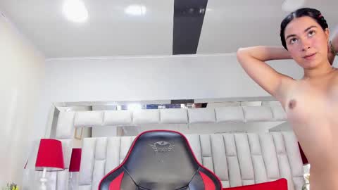 Snapshot of lyzzi_smith01 chatting on 24, 9, 2025 Lizzy smith online show from 24, 9, 2025