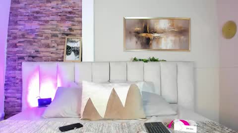 Snapshot of lyzzi_smith01 chatting on 11, 10, 2025 Lizzy smith online show from 11, 10, 2025