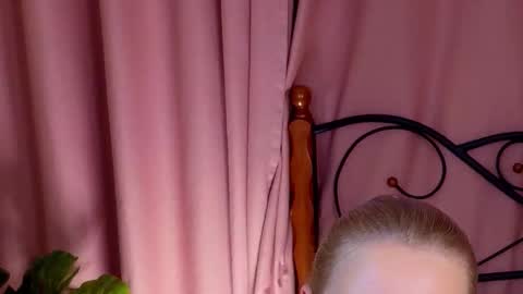 Snapshot of m1styka chatting on 16, 10, 2025 Misty online show from 16, 10, 2025
