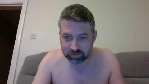 Snapshot of m5572 chatting on 25, 3, 2026 Mathew online show from 25, 3, 2026