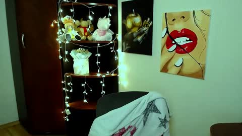 Snapshot of m_vikki chatting on 4, 2, 2025 Vikki online show from 4, 2, 2025