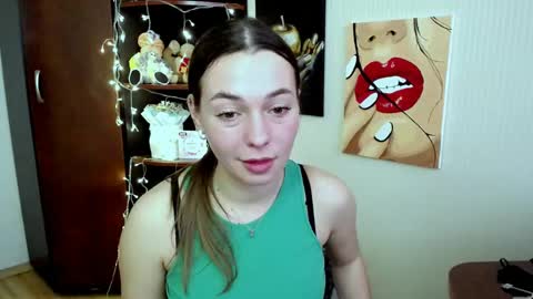 Snapshot of m_vikki chatting on 8, 3, 2025 Vikki online show from 8, 3, 2025