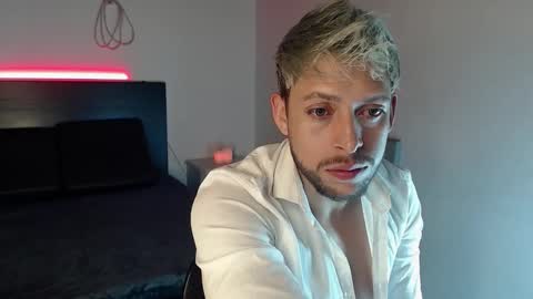 Snapshot of maaxxxrider chatting on 29, 10, 2025 YES MASTER online show from 29, 10, 2025