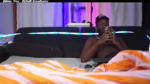 Mac Troy online show from 16, 10, 2025