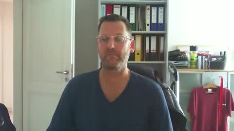 Snapshot of macfly67 chatting on 8, 2, 2025 macfly67 online show from 8, 2, 2025