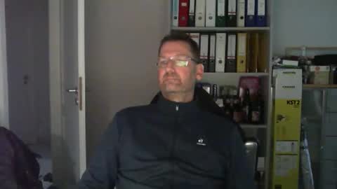 Snapshot of macfly67 chatting on 8, 11, 2025 macfly67 online show from 8, 11, 2025