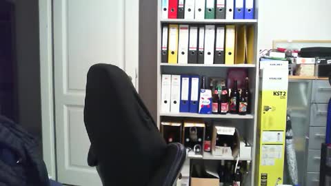 Snapshot of macfly67 chatting on 12, 11, 2025 macfly67 online show from 12, 11, 2025