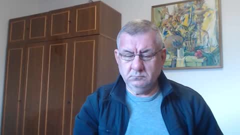 Snapshot of machomale3 chatting on 13, 10, 2025 Macho online show from 13, 10, 2025