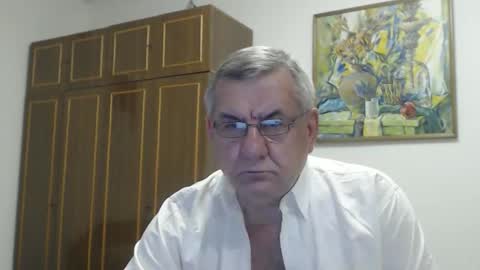 Snapshot of machomale3 chatting on 17, 11, 2025 Macho online show from 17, 11, 2025