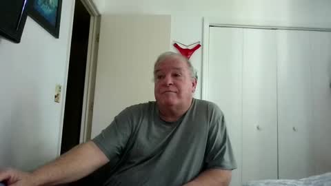 Snapshot of mackdocc001 chatting on 12, 11, 2025 mackdocc001 online show from 12, 11, 2025