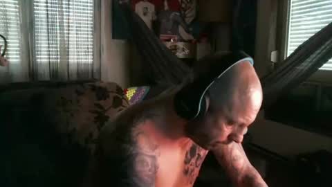 Snapshot of mad_dem0n chatting on 9, 2, 2025 Manuel online show from 9, 2, 2025