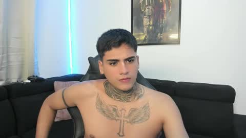 Snapshot of mad_maxxx1 chatting on 25, 1, 2025 max online show from 25, 1, 2025