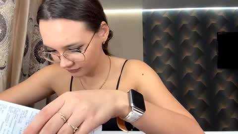 Snapshot of madalenesnedeger chatting on 9, 10, 2025 Alexa online show from 9, 10, 2025