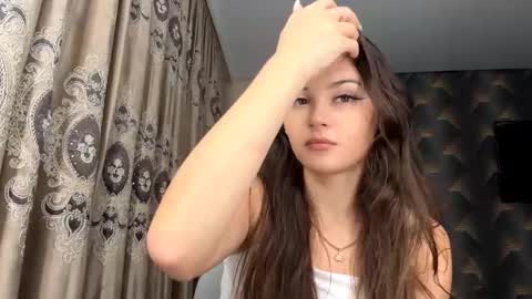 Snapshot of madalenesnedeger chatting on 13, 10, 2025 Alexa online show from 13, 10, 2025