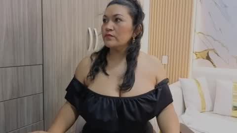 Madam Hott  online show from 2, 10, 2025