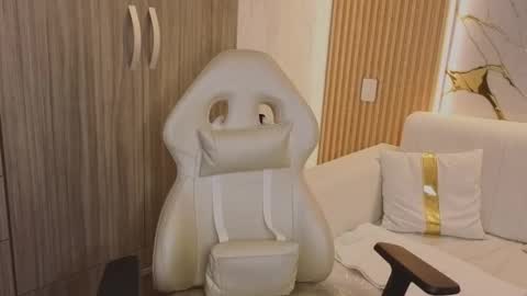 Madam Hott  online show from 23, 10, 2025