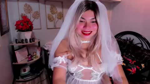 Snapshot of madame_ivy chatting on 27, 10, 2025 Ivy online show from 27, 10, 2025