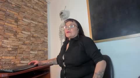 Snapshot of madame_lucy_ chatting on 27, 11, 2025 Lucy online show from 27, 11, 2025