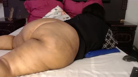 Snapshot of madamzee chatting on 8, 12, 2024 madamzee online show from 8, 12, 2024