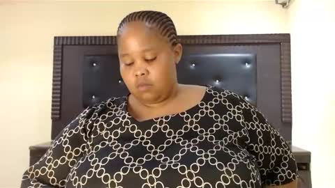 Snapshot of madamzee chatting on 19, 2, 2025 madamzee online show from 19, 2, 2025