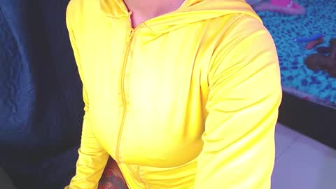 Snapshot of maddiiebrooks chatting on 11, 10, 2025 Maddie online show from 11, 10, 2025