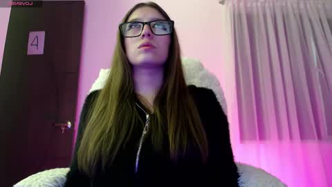 Snapshot of maddy_14 chatting on 9, 9, 2025 Maddy UwU online show from 9, 9, 2025