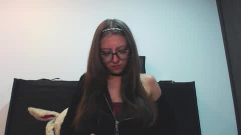 Snapshot of maddy_14 chatting on 6, 11, 2025 Maddy UwU online show from 6, 11, 2025