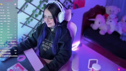 Snapshot of maddyfoox chatting on 7, 1, 2025 Maddy Foox online show from 7, 1, 2025